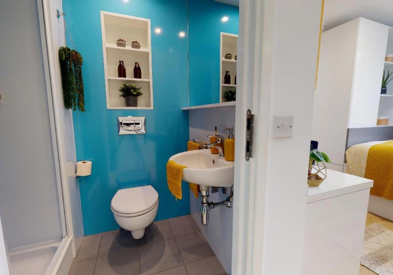 For Students Only Private Bedrooms With Shared Kitchen And Studios At Iq Haywood House In Лондон Экстерьер фото