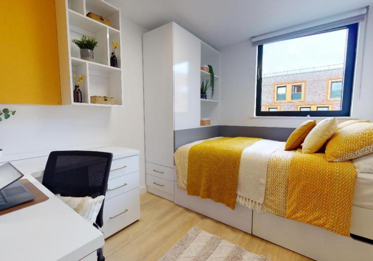 For Students Only Private Bedrooms With Shared Kitchen And Studios At Iq Haywood House In Лондон Экстерьер фото