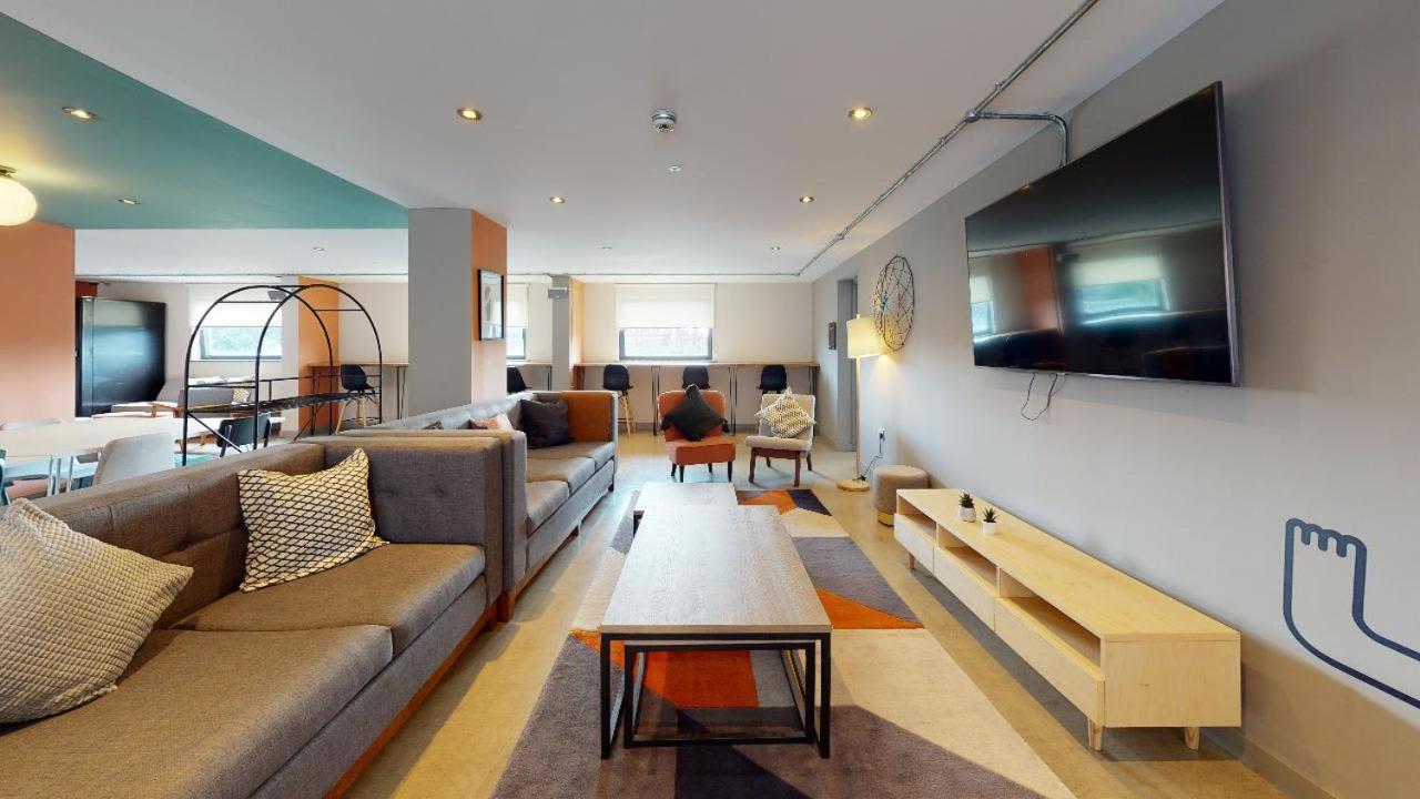 For Students Only Private Bedrooms With Shared Kitchen And Studios At Iq Haywood House In Лондон Экстерьер фото