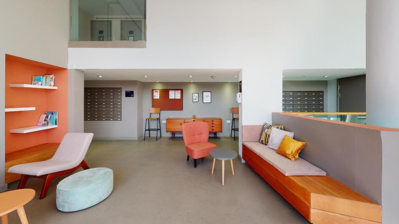 For Students Only Private Bedrooms With Shared Kitchen And Studios At Iq Haywood House In Лондон Экстерьер фото