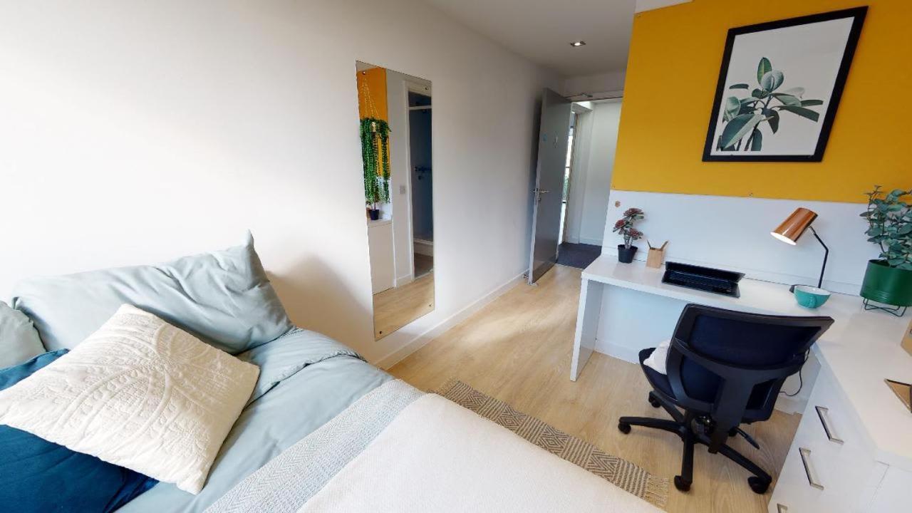 For Students Only Private Bedrooms With Shared Kitchen And Studios At Iq Haywood House In Лондон Экстерьер фото